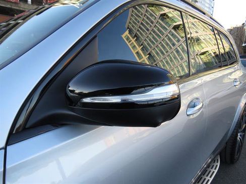 Used 2025 Mercedes-Benz GLS 450 4MATIC image 28