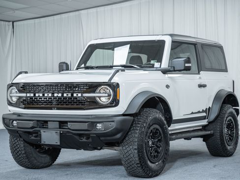Certified 2022 Ford Bronco Wildtrak image 3