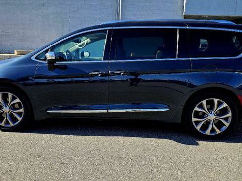 Used 2019 Chrysler Pacifica Limited FWD image 7