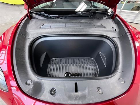 Used 2023 Tesla Model Y Performance AWD/4WD image 28