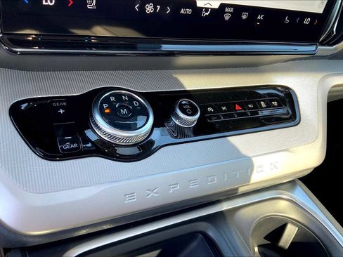 New 2025 Ford Expedition Max Active image 15