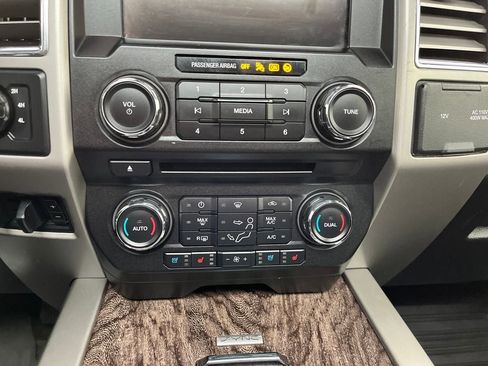 Used 2017 Ford F350 Lariat w/ Lariat Ultimate Package image 19