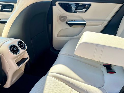 Certified 2025 Mercedes-Benz GLC 300 4MATIC image 28