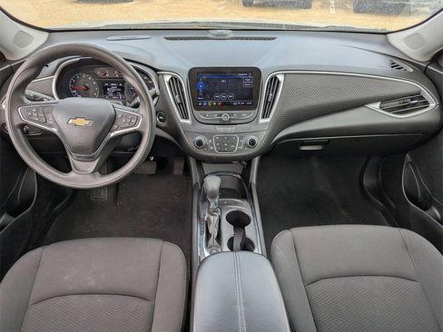Used 2023 Chevrolet Malibu LT image 7