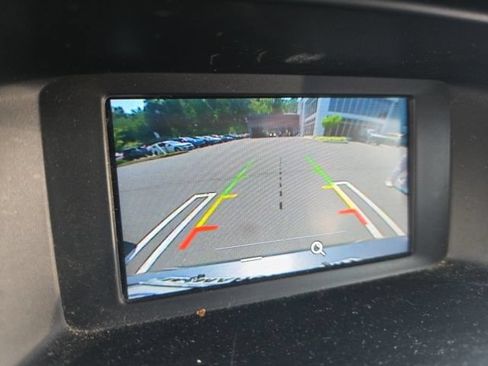 Used 2016 Ford Focus SE w/ SE Cold Weather Package FWD image 3