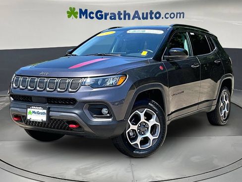 Used 2022 Jeep Compass Trailhawk w/ Sun and Sound Group AWD/4WD image 3