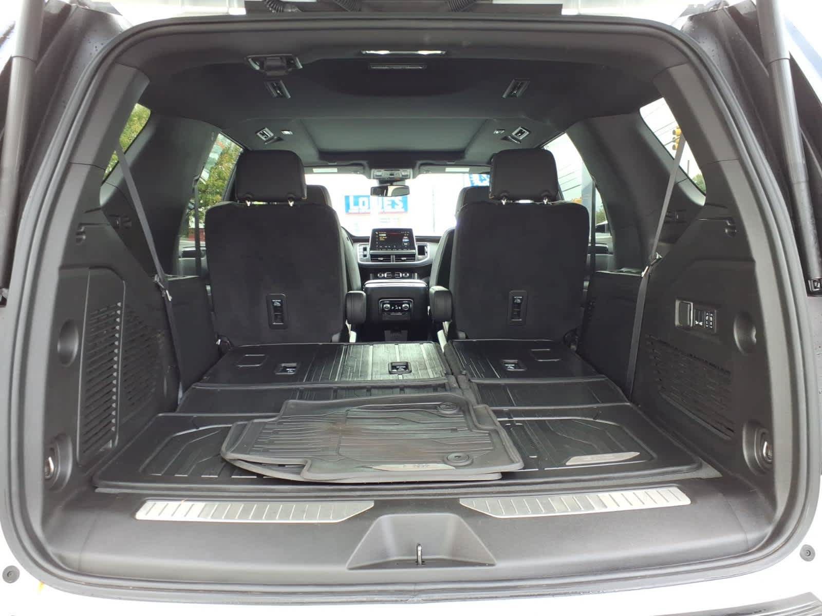 Used 2024 GMC Yukon AT4 w/ AT4 Premium Plus Package AWD/4WD image 17