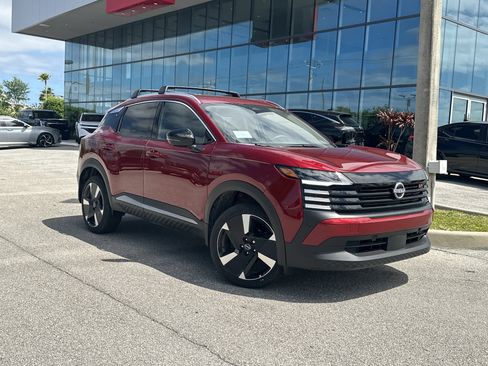 New 2026 Nissan Kicks SR FWD image 2