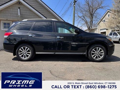 Used 2015 Nissan Pathfinder SV w/ Trailer Tow Package image 8