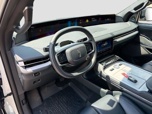 Used 2026 Lincoln Navigator L Reserve w/ Jet Appearance Package AWD/4WD image 9