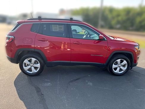 Used 2017 Jeep Compass Latitude w/ Popular Equipment Group AWD/4WD image 6