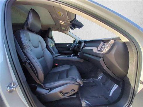 Used 2022 Volvo XC60 B5 Inscription w/ Advanced Package image 23