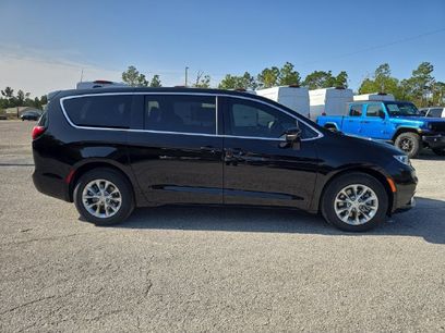 New 2026 Chrysler Pacifica Limited w/ Trailer Tow Group