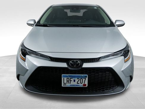 Used 2021 Toyota Corolla LE image 3