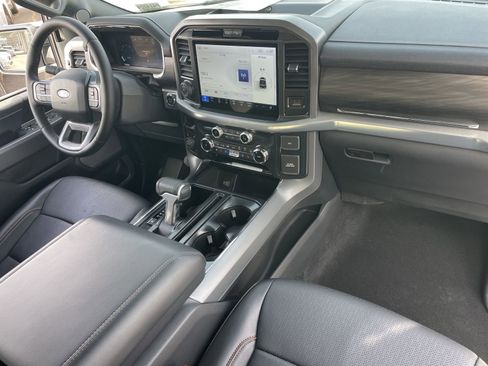 Used 2025 Ford F150 Lariat w/ Equipment Group 501A Mid image 11