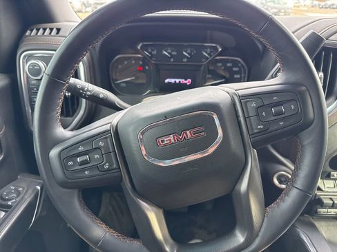 Used 2022 GMC Sierra 1500 AT4 w/ AT4 Preferred Package image 11