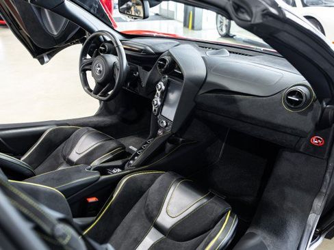 Used 2022 McLaren 720S Performance RWD image 32