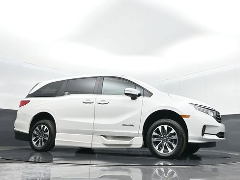 Used 2024 Honda Odyssey EX-L image 29