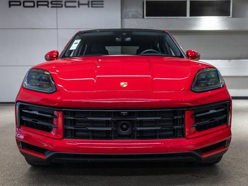 Used 2025 Porsche Cayenne S image 11
