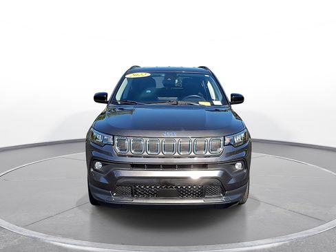 Used 2022 Jeep Compass Latitude w/ Convenience Group FWD image 3