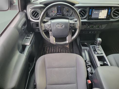 Used 2018 Toyota Tacoma TRD Sport RWD image 8