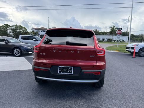 Used 2024 Volvo XC40 B5 Plus w/ Protection Package AWD/4WD image 4