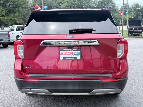 Used 2021 Ford Explorer XLT w/ Equipment Group 202A RWD image 8