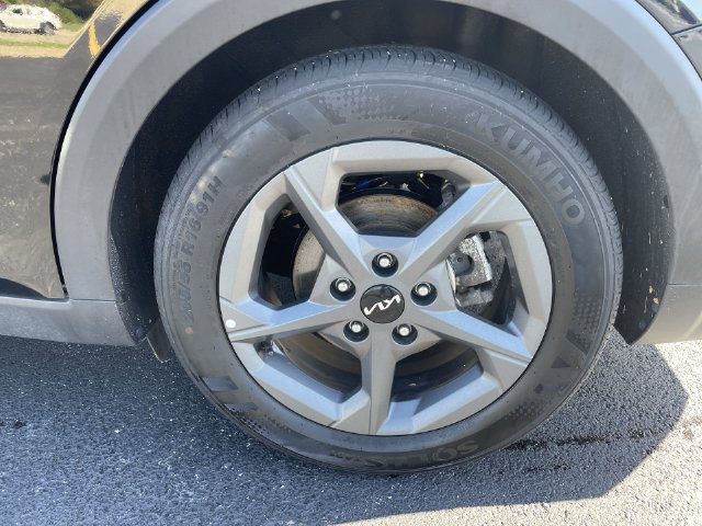 Used 2025 Kia K4 FWD image 29