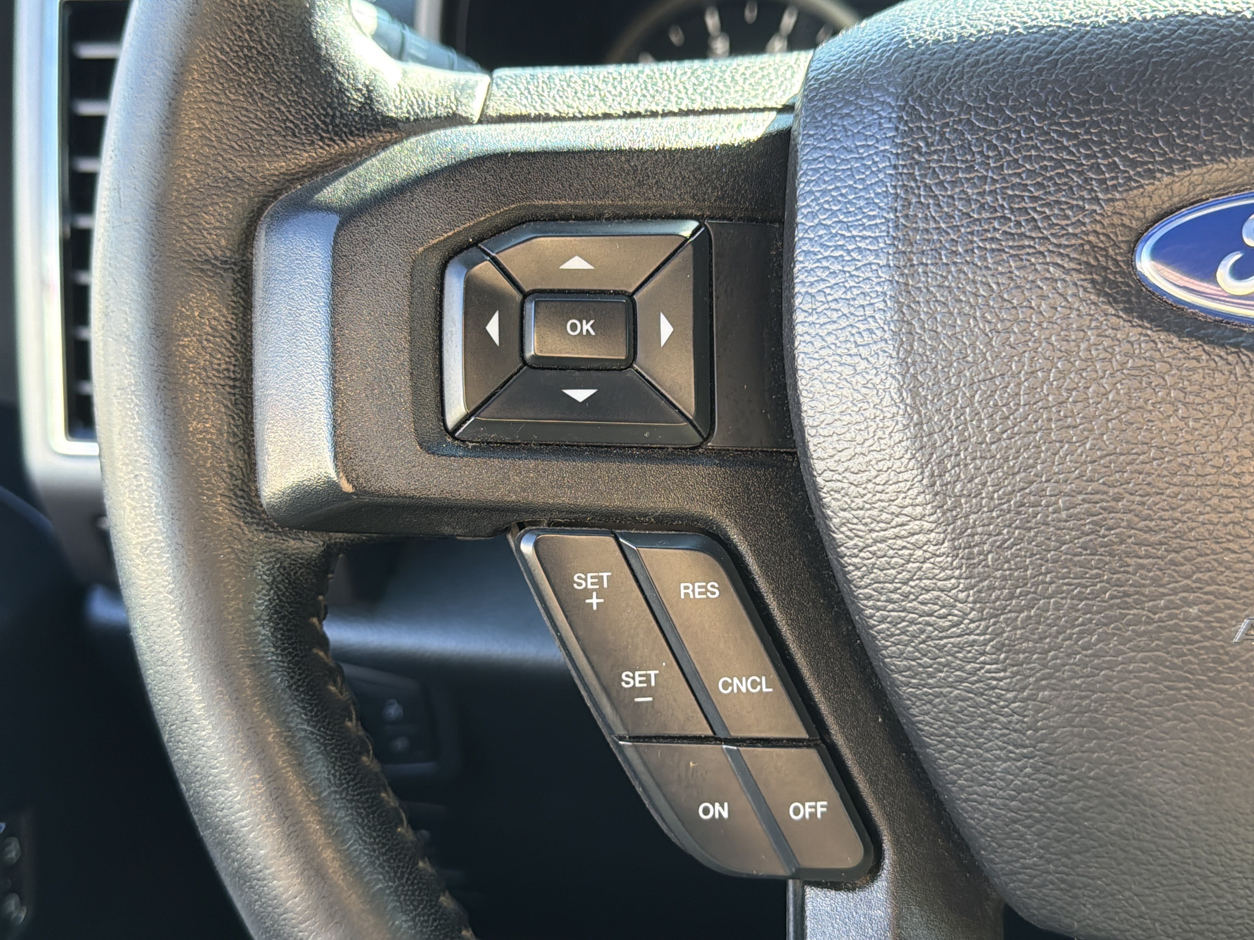 Used 2019 Ford F150 XLT w/ Equipment Group 302A Luxury AWD/4WD image 14