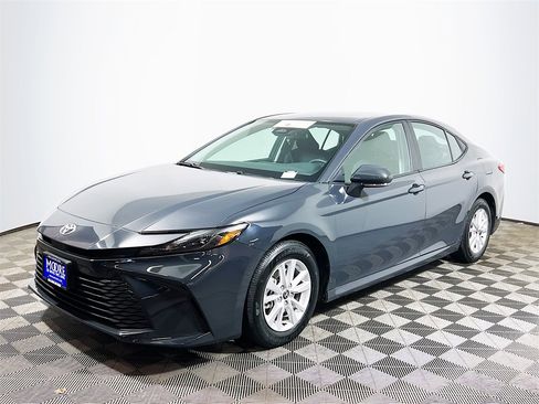 Certified 2025 Toyota Camry LE image 4