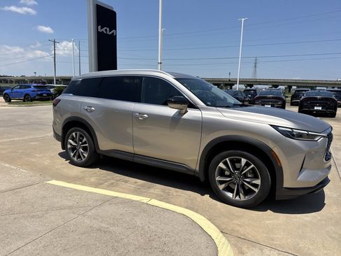 Used 2023 INFINITI QX60 Luxe w/ Cargo Package FWD image 13