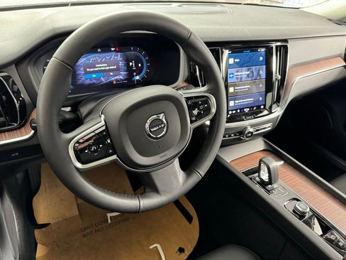 New 2024 Volvo S60 B5 Plus w/ Climate Package image 10