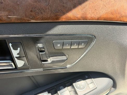 Used 2011 Mercedes-Benz E 350 4MATIC Sedan image 10
