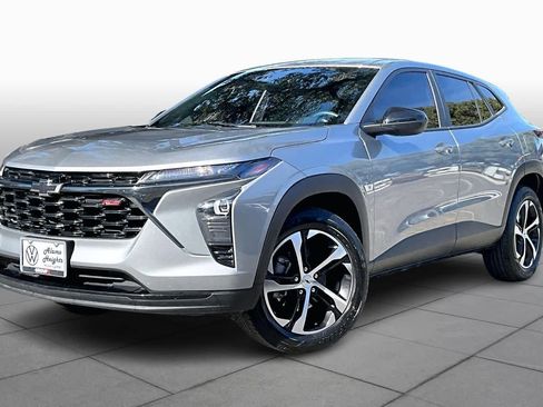 Used 2024 Chevrolet Trax RS w/ Driver Confidence Package image 1