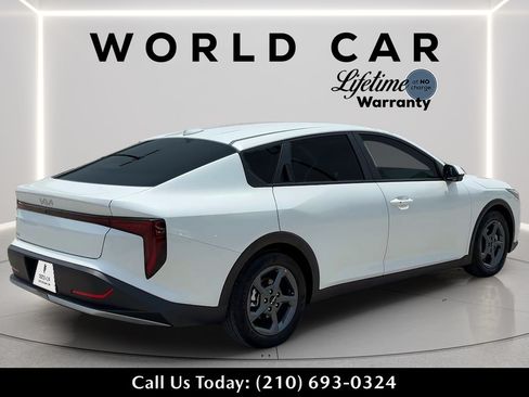Used 2025 Kia K4 FWD image 3