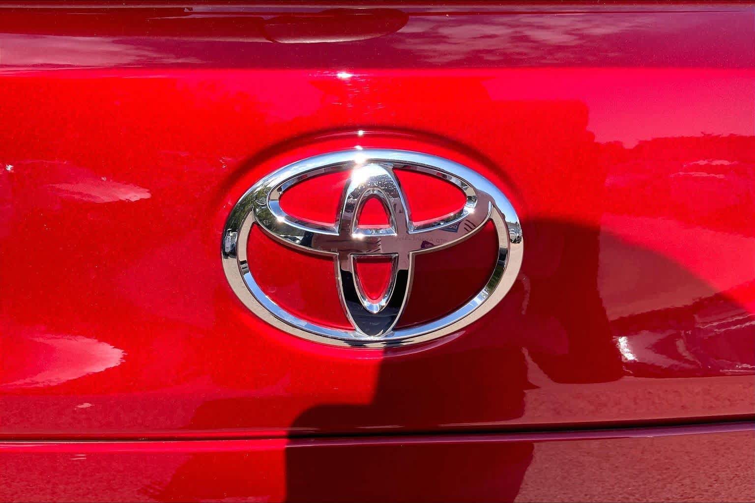 Used 2026 Toyota Corolla Cross LE FWD image 30