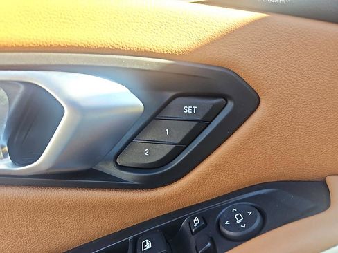 Used 2025 BMW 330i Sedan w/ M Sport Package image 11