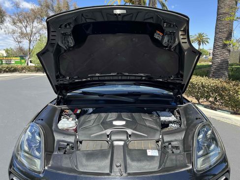 Used 2019 Porsche Cayenne S image 24