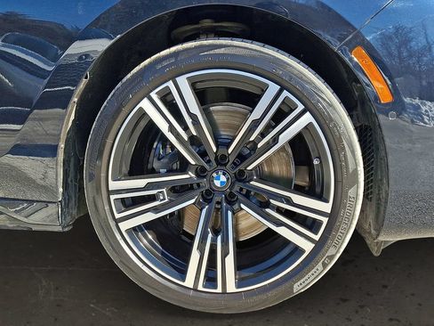Used 2025 BMW 760i xDrive w/ Executive Package AWD/4WD image 9