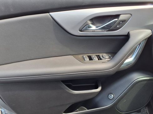 New 2025 Chevrolet Blazer LT w/ Convenience Package image 9