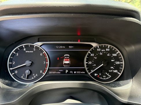 Used 2025 Nissan Rogue SV AWD/4WD image 39
