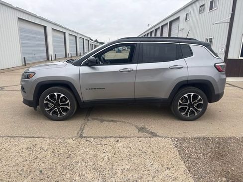 Used 2023 Jeep Compass Limited AWD/4WD image 7