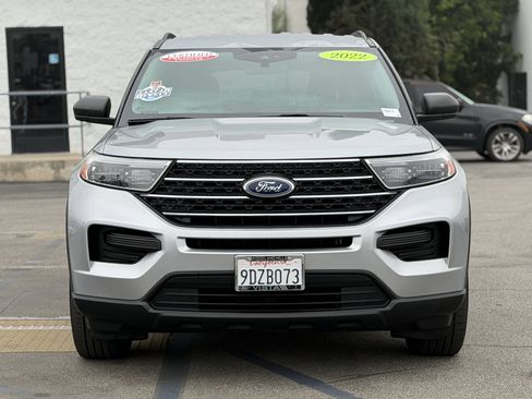 Certified 2022 Ford Explorer XLT image 2