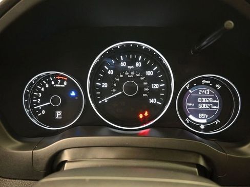 Used 2018 Honda HR-V LX image 12