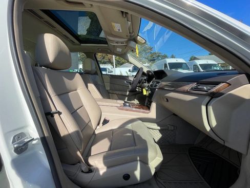 Used 2011 Mercedes-Benz E 350 4MATIC Sedan image 26
