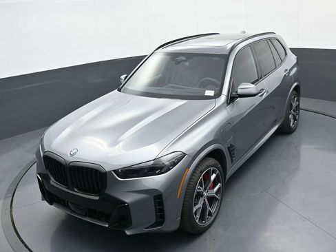 New 2026 BMW X5 xDrive50e w/ M Sport Package AWD/4WD image 32