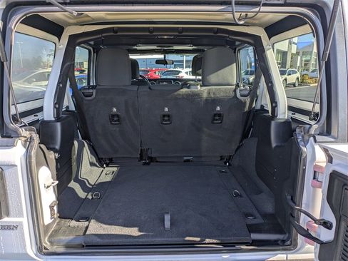 Used 2018 Jeep Wrangler Unlimited Sport S image 14