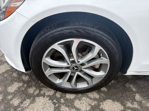 Used 2018 Mercedes-Benz C 300 4MATIC Sedan image 3