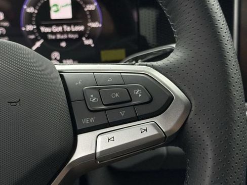 New 2026 Volkswagen Tiguan SE R-Line FWD image 12
