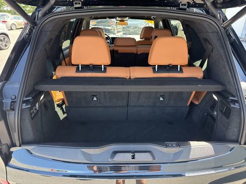Used 2024 BMW X7 xDrive40i w/ Executive Package AWD/4WD image 9